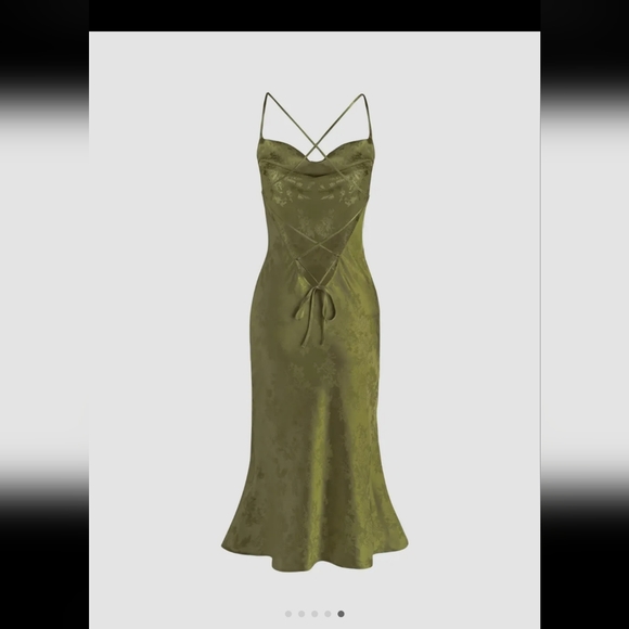 Elegant Floral Pattern Midi Dress - Picture 2 of 4